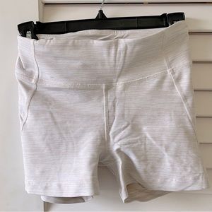 Outdoor voices TechSweat Flex 3.5” shorts